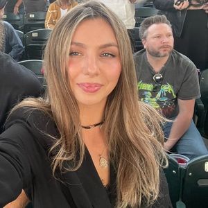 Meet your Posher, Adi